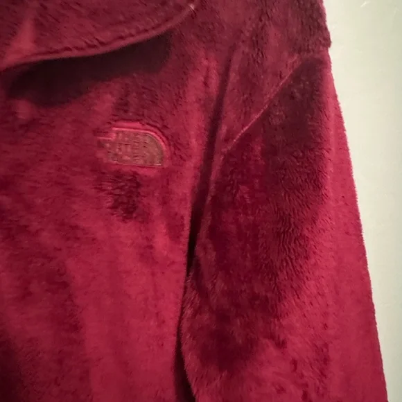 The North Face Women's Deep Red Teddy Jacket
Great for the ❄️ winter season ❄️ - Picture 2 of 9
